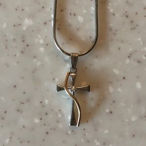14K White Gold Cross Pendant with Diamond Necklace